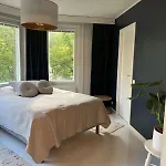 2br Near Saerkaenniemi, Sauna & Free Parking アパート