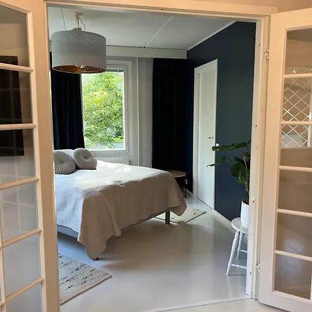 2br Near Saerkaenniemi, Sauna & Free Parking Апартаменты *