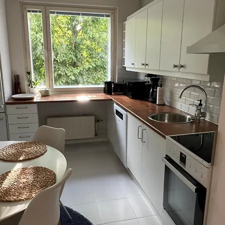 2br Near Saerkaenniemi, Sauna & Free Parking Апартаменты Тампере