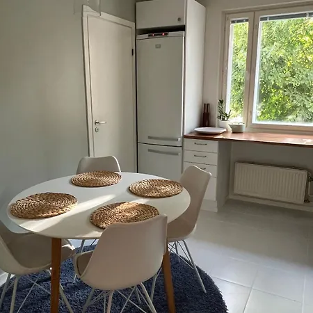 2br Near Saerkaenniemi, Sauna & Free Parking