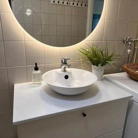 2br Near Saerkaenniemi, Sauna & Free Parking Апартаменты *