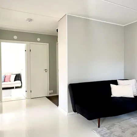 Апартаменты 2br Near Saerkaenniemi, Sauna & Free Parking