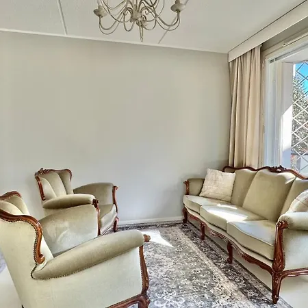 2br Near Saerkaenniemi, Sauna & Free Parking *